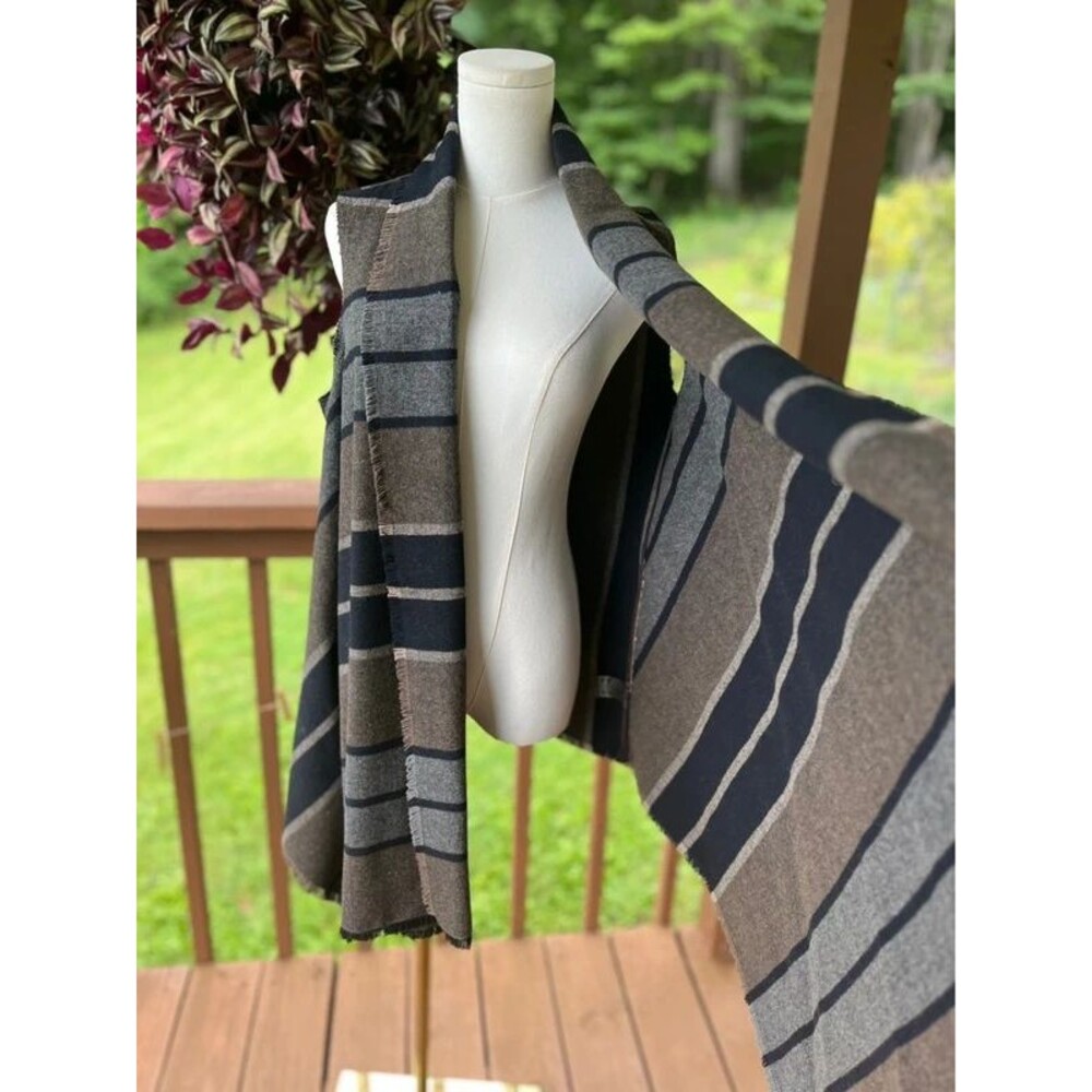 BB Dakota Plaid Open Front Vest Large Wool Blend NWOT